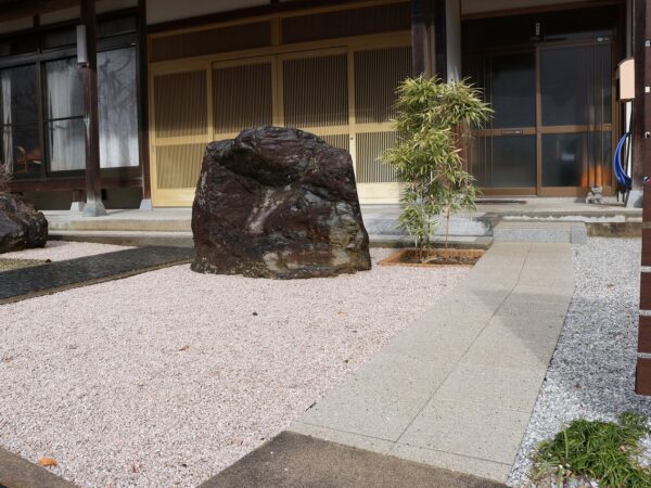アプローチ 施工事例｜出雲・松江・米子のタケゾーファーム