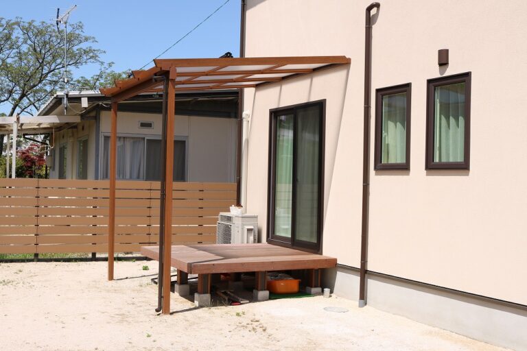 木調のテラスとデッキ 施工例