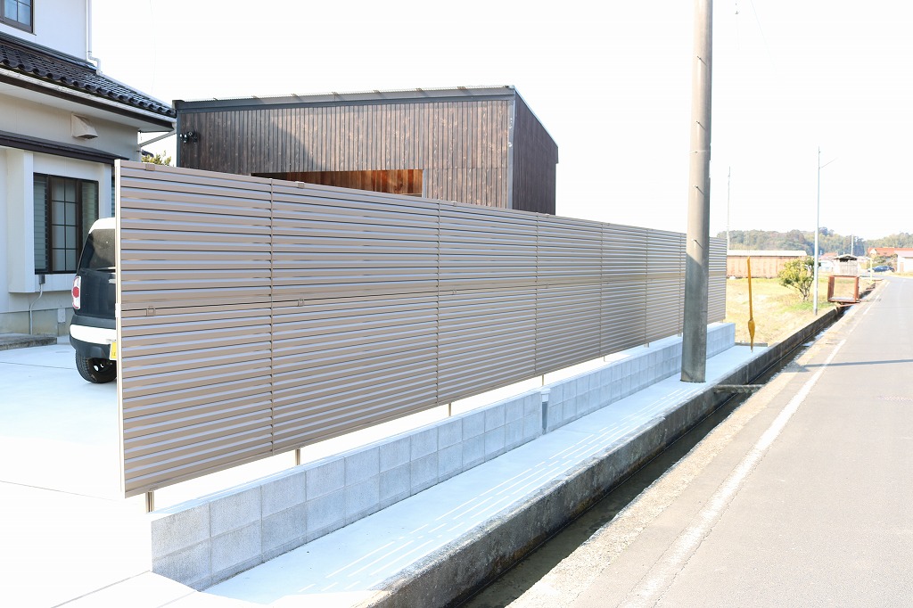 水路沿いのブロック土留め