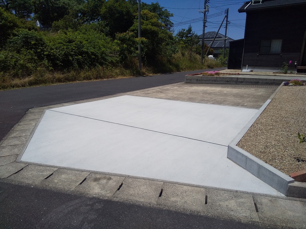 高低差のある駐車場のブロック土留め